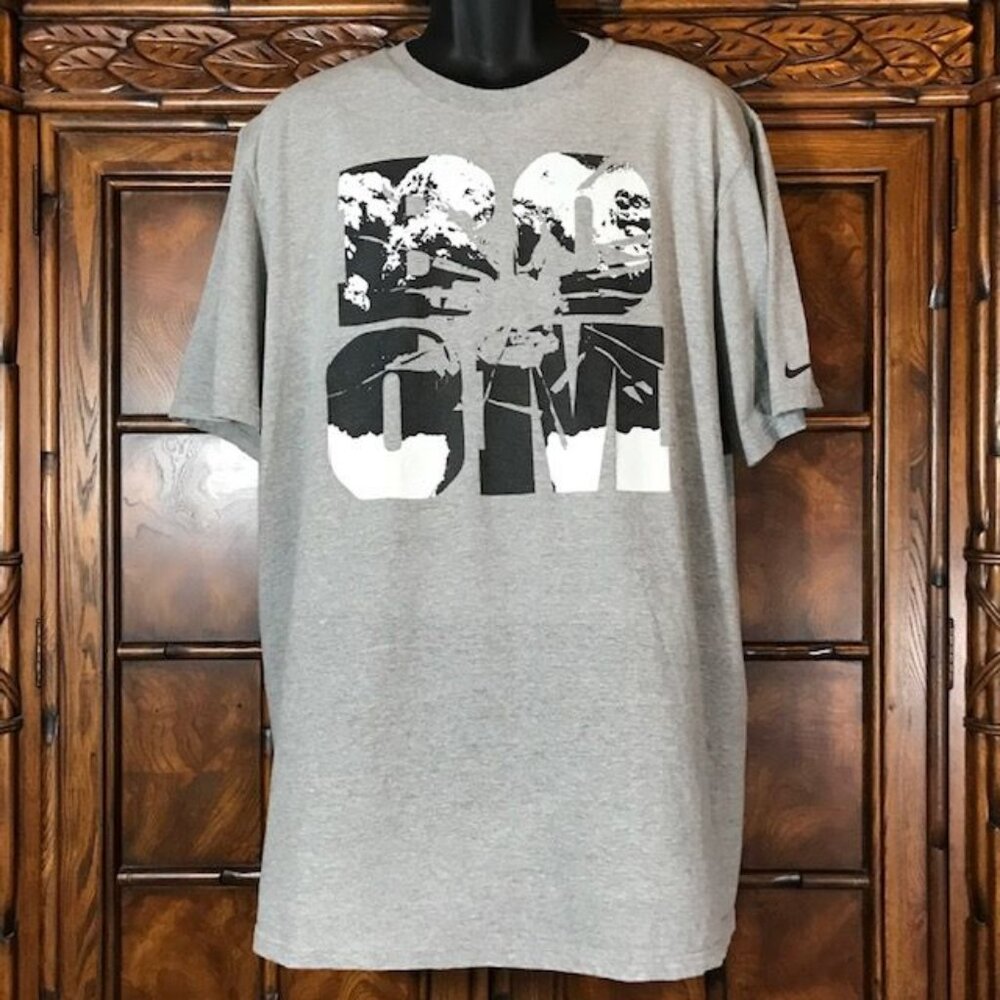NWOT Nike BOOM Standard Fit Cotton Blend Tshirt
